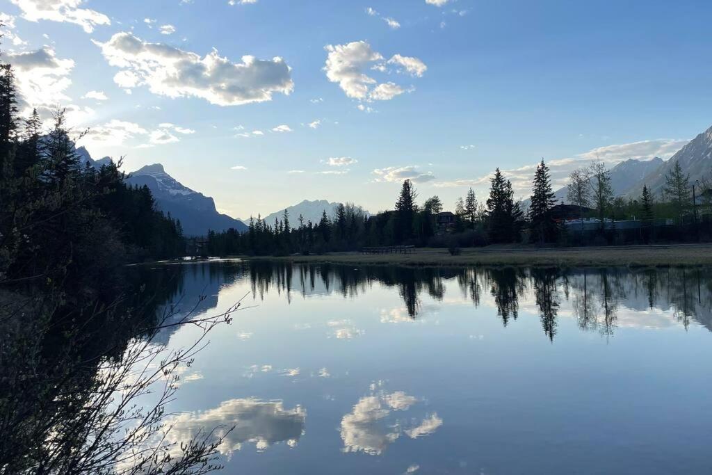 Unit #303 Mountain View 1Br In Canmore Downtown Exterior photo